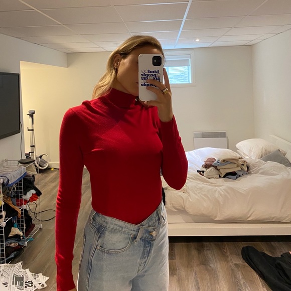 Red turtleneck - Picture 2 of 4